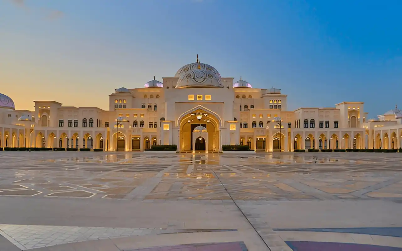 Abu Dhabi City Tour By Sharing Bus